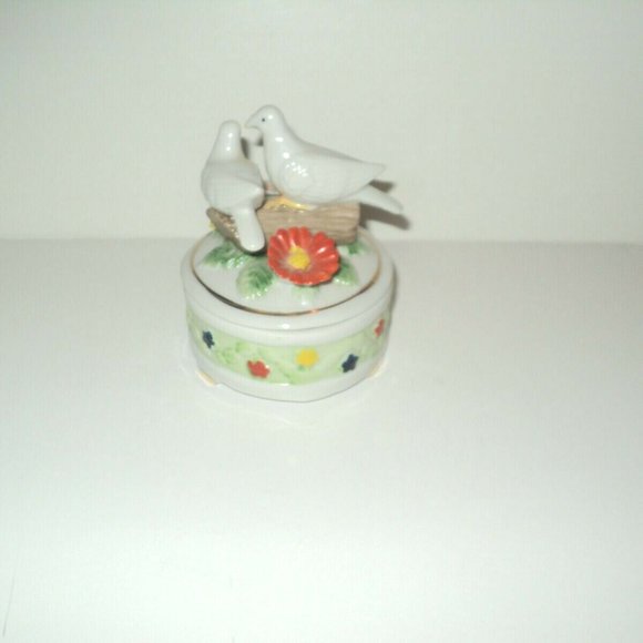 Jewelry Ceramic Trinket Container Box Covered 2 Doves, Flowers Brins of Pgh PA - Picture 2 of 5